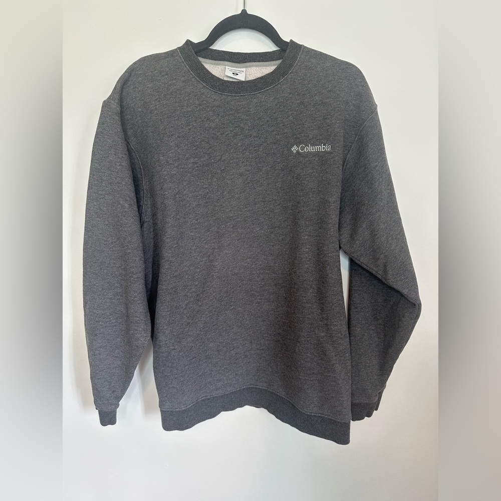 Columbia Gray Crewneck Sweater Classic Knit Design
